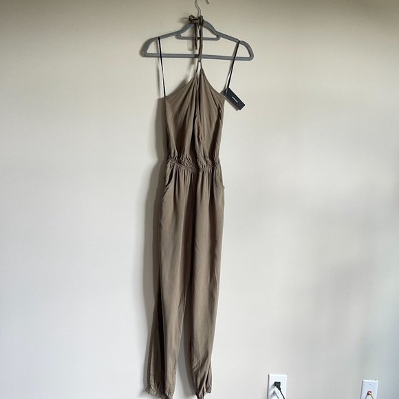 NWT Lulu's Learning to Fly Halter Jumpsuit Size Small - Picture 2 of 16